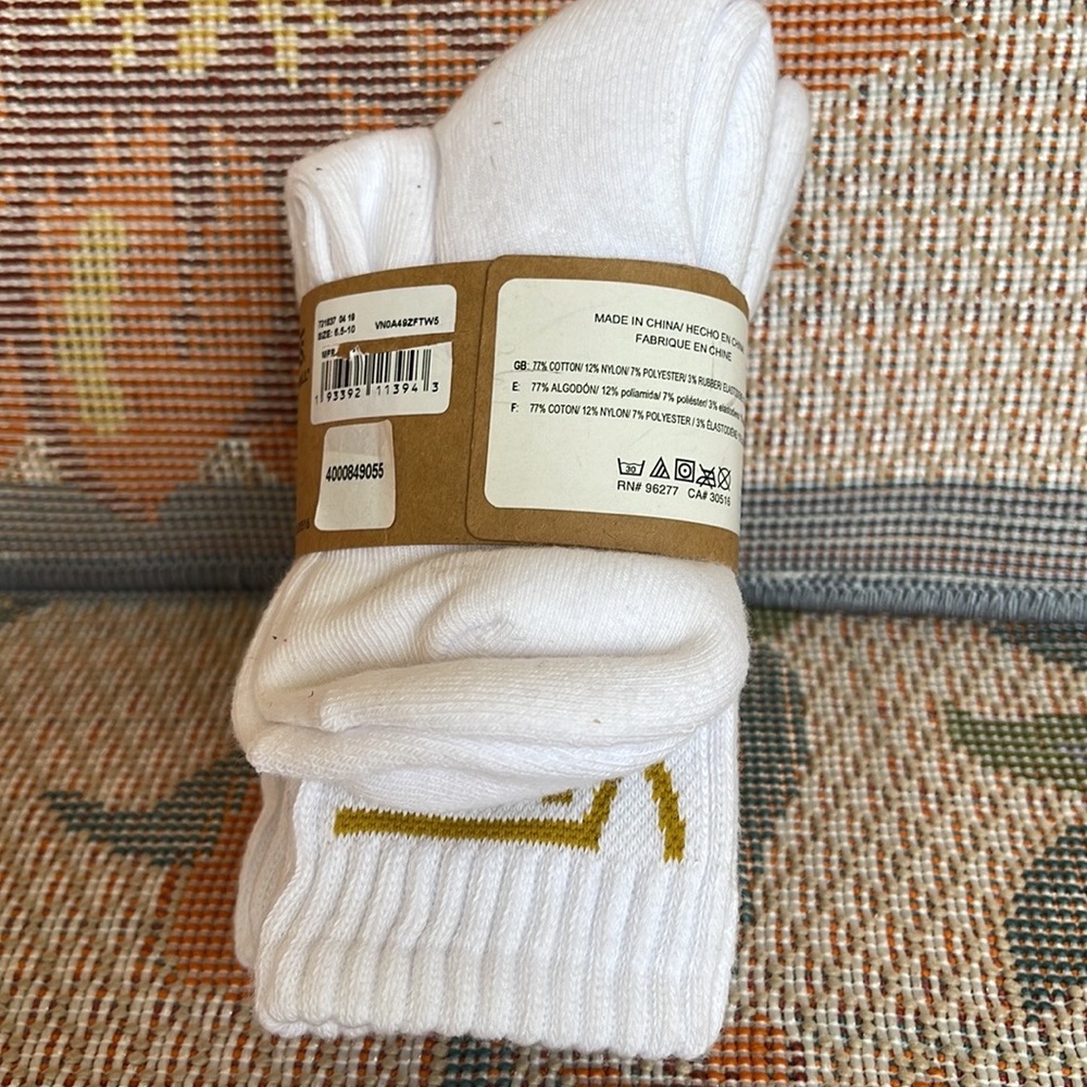 VANS “Off The Wall” Women’s 3 pairs socks set 
NWT - Picture 14 of 16
